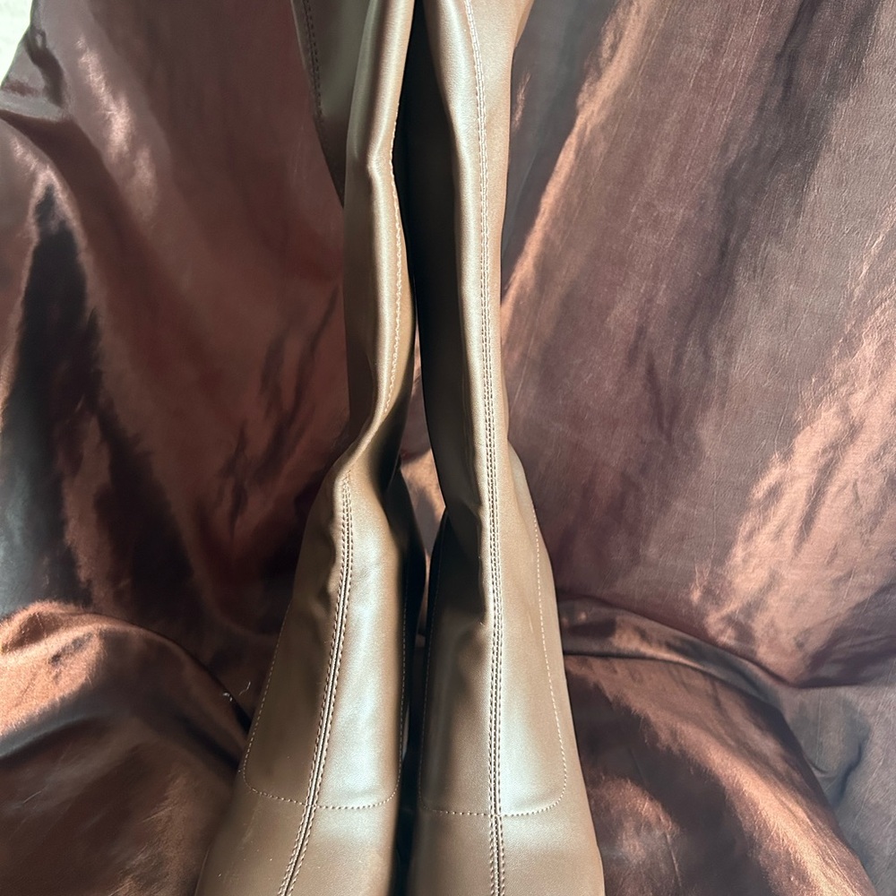 Brown Knee-High Women's Boots - Picture 5 of 11